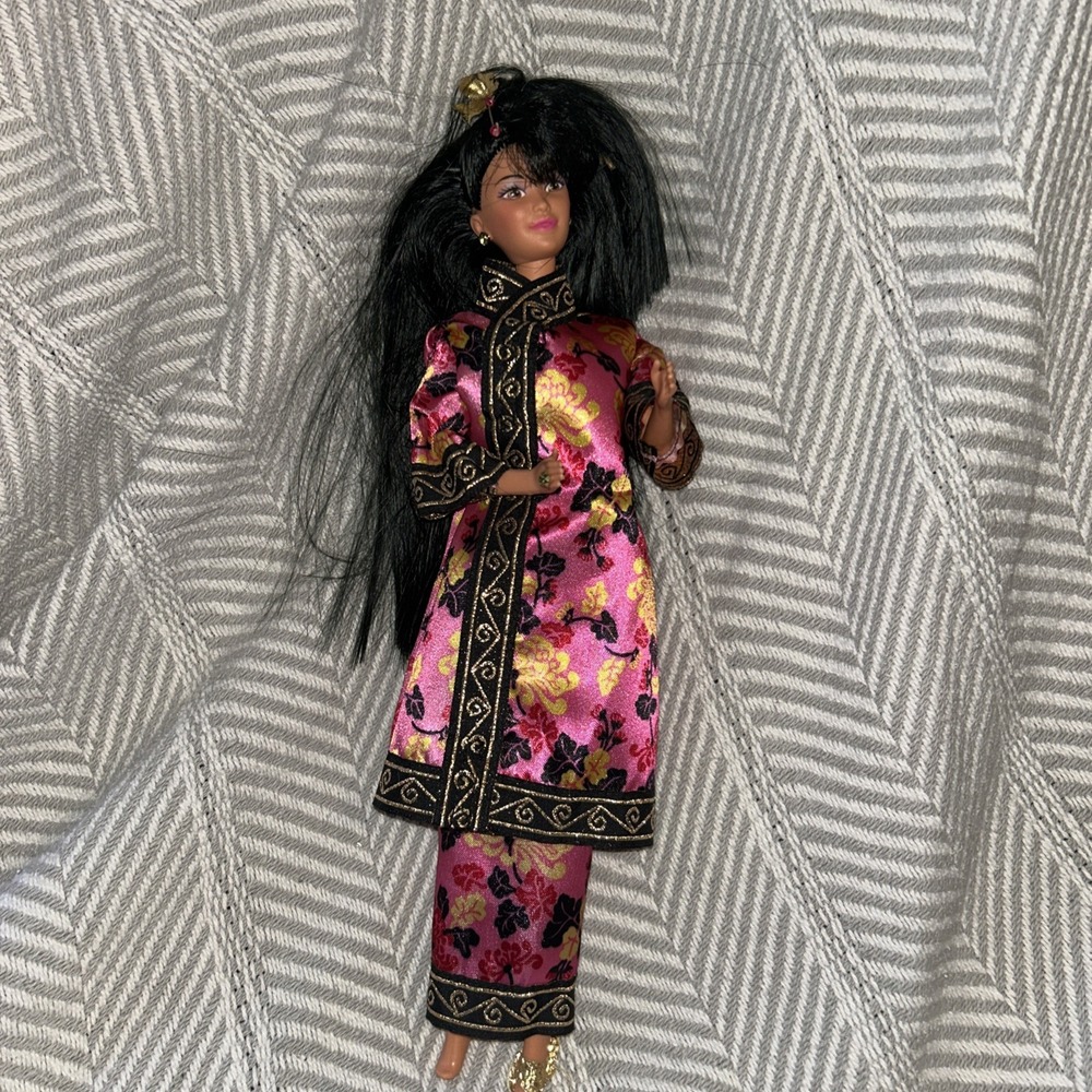 Chinese Barbie Dolls of the World Collection 90's Mattel Special Edition A3